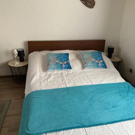 Azur Csiga Apartman Apartment