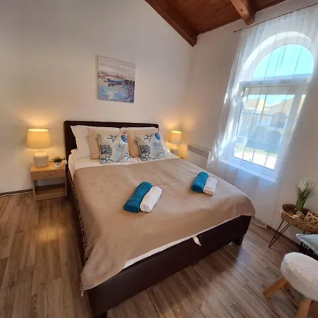 Azur Csiga Apartman *